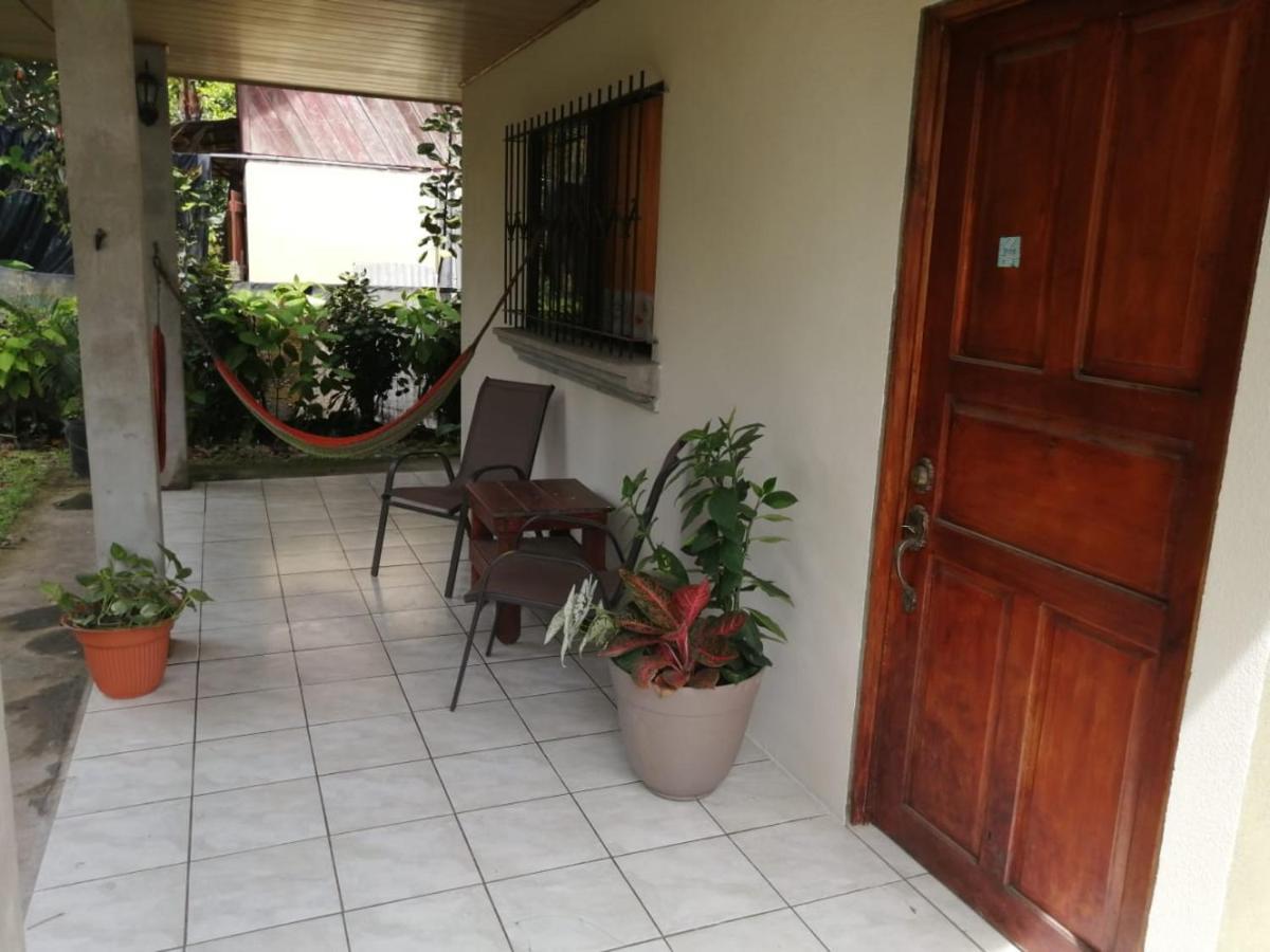 Cahuita Lodge エクステリア 写真