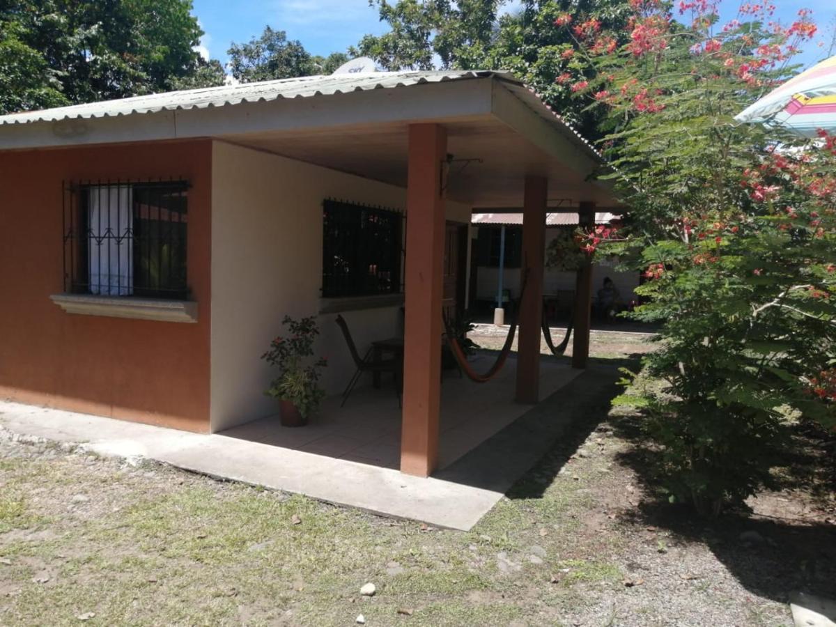 Cahuita Lodge エクステリア 写真